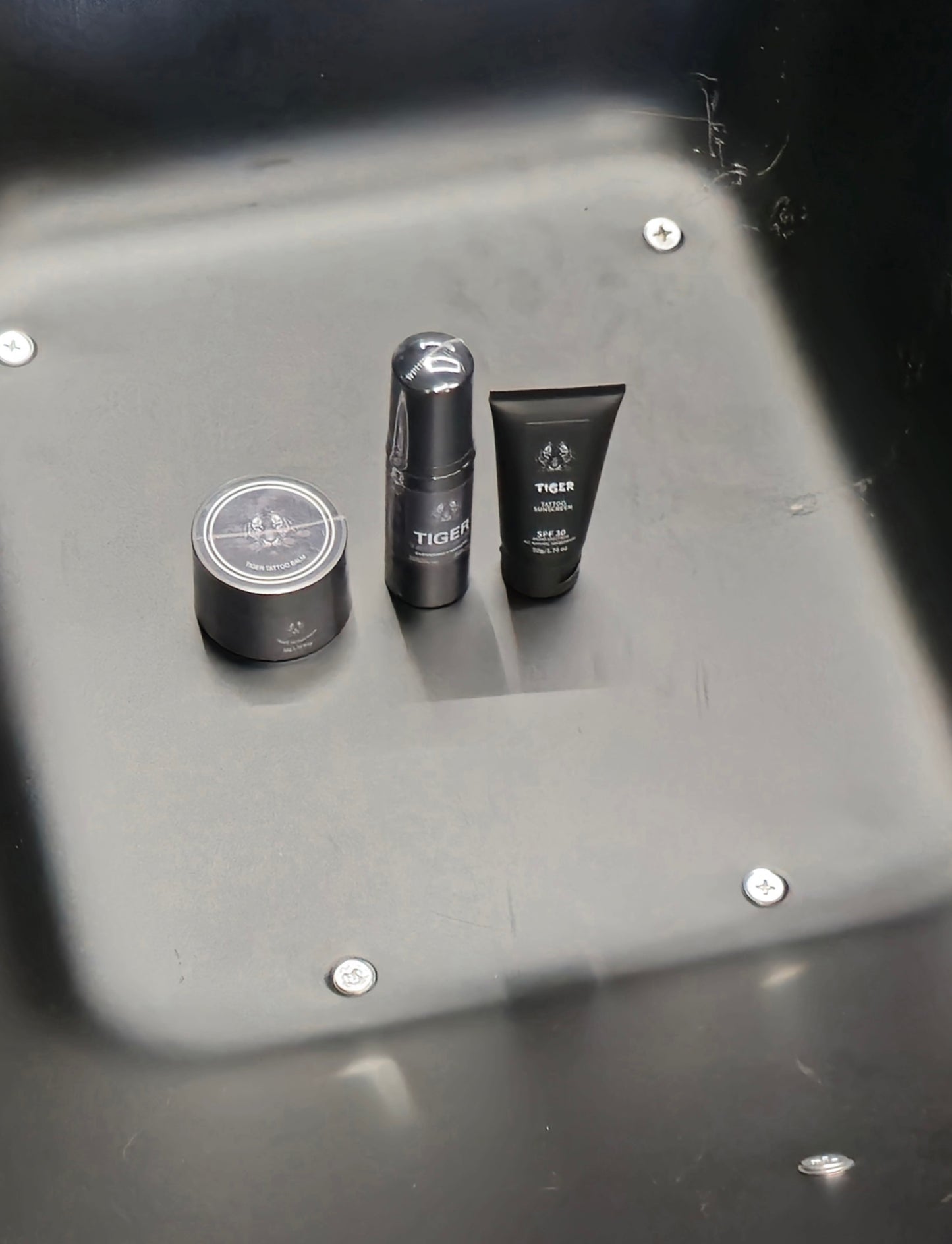 Pachet întreținere tatuaje vara: Tiger Tattoo Balm 50g, Tiger Tattoo Soap şi Tiger Tattoo Sunscreen